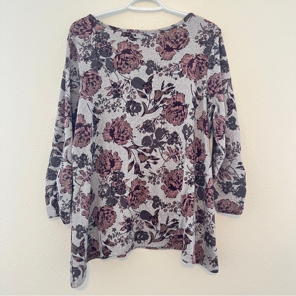 Signature Studios XL Crisscross V-neck 3/4 Sleeve Knit Top Gray Pink Roses - Picture 10 of 11